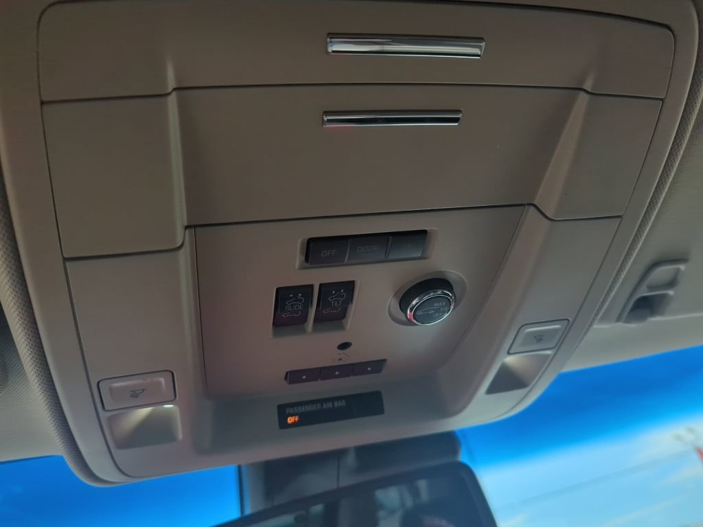 Used 2020 GMC Yukon XL Denali w/ Open Road Package image 36