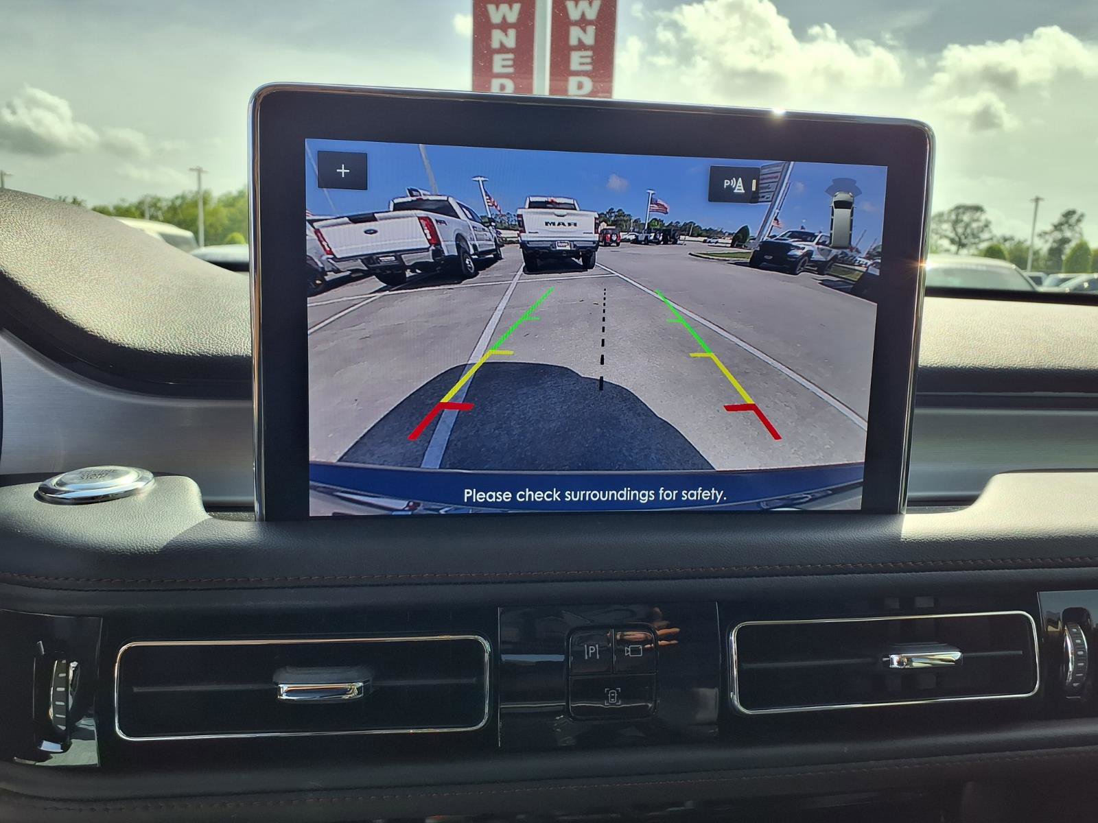 Used 2024 Lincoln Aviator 2WD w/ Premium Package image 20