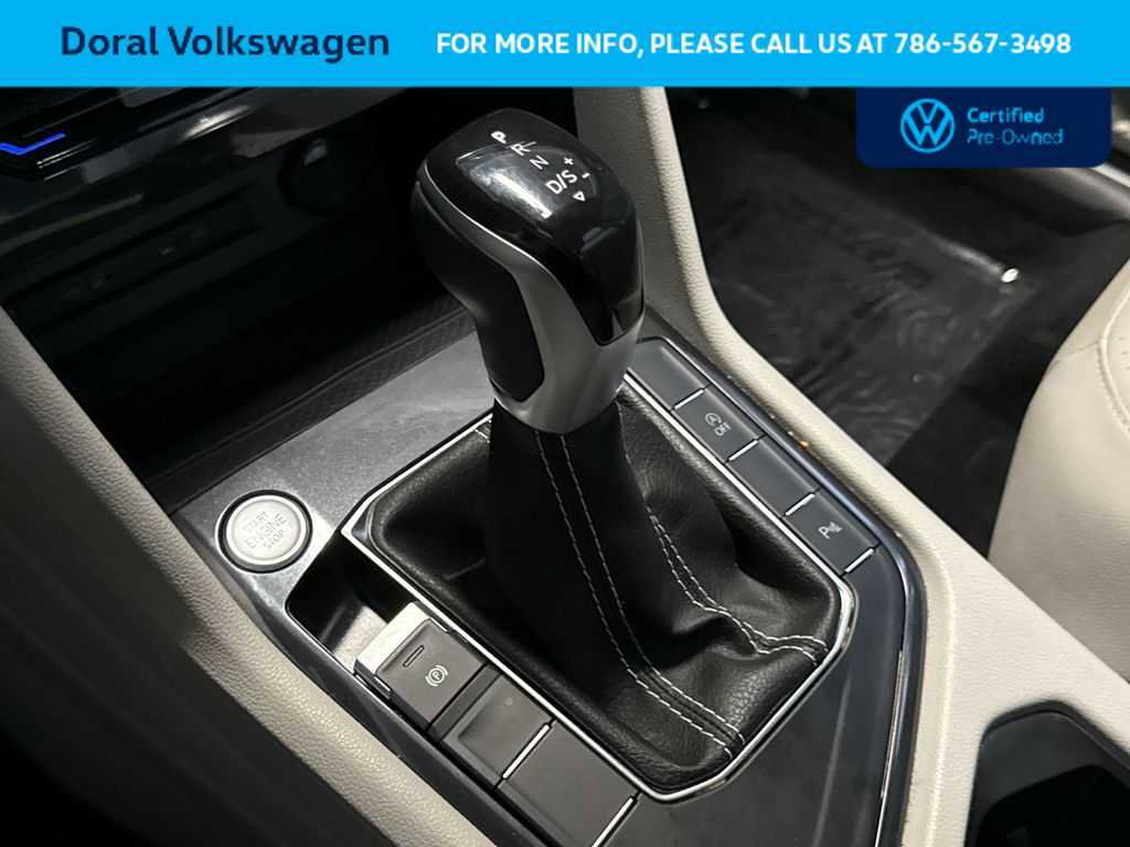 Used 2022 Volkswagen Tiguan SE R-Line FWD image 21
