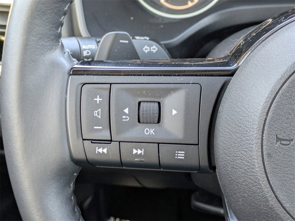 Used 2022 Nissan Rogue SL w/ SL Premium Package image 27