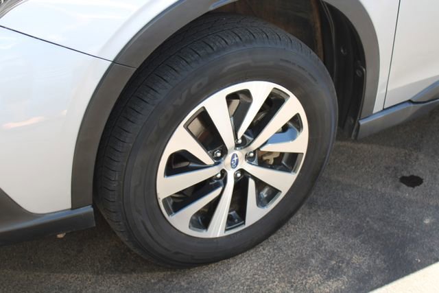 Used 2020 Subaru Outback Premium image 12