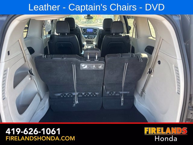 Used 2017 Chrysler Pacifica Touring-L Plus w/ Tire & Wheel Group FWD image 35