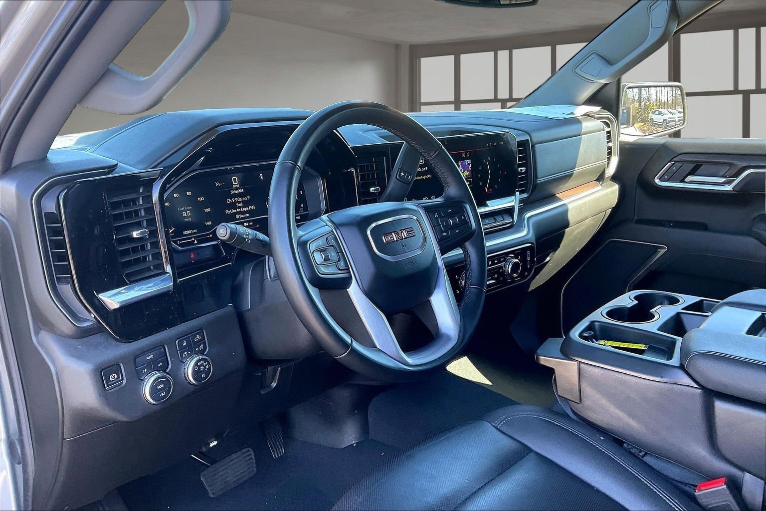 Used 2025 GMC Sierra 1500 SLT image 18