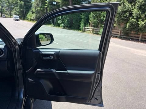 Used 2023 Toyota Tacoma TRD Sport AWD/4WD image 27