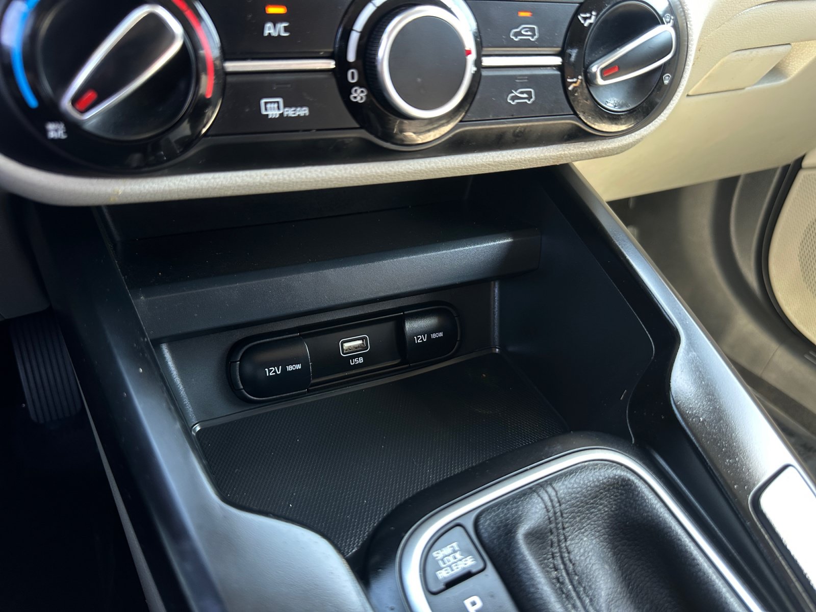 Used 2025 Kia Soul LX FWD image 30