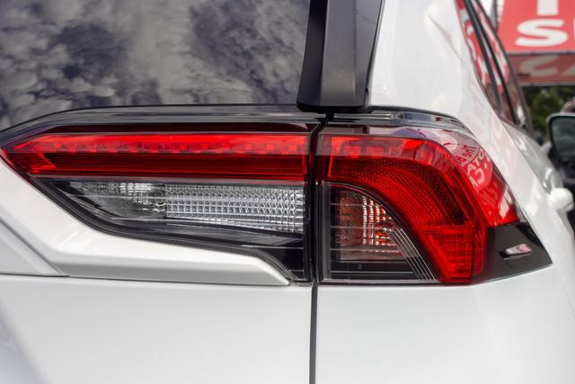 Certified 2021 Toyota RAV4 XLE AWD/4WD image 9