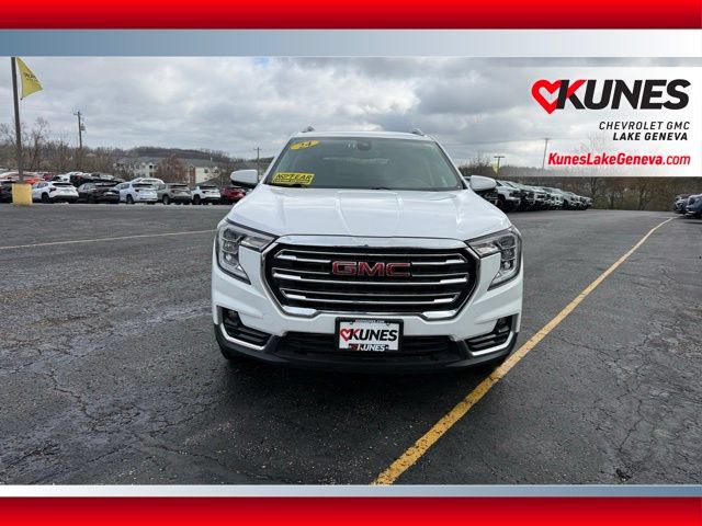 Used 2024 GMC Terrain SLT AWD/4WD image 9