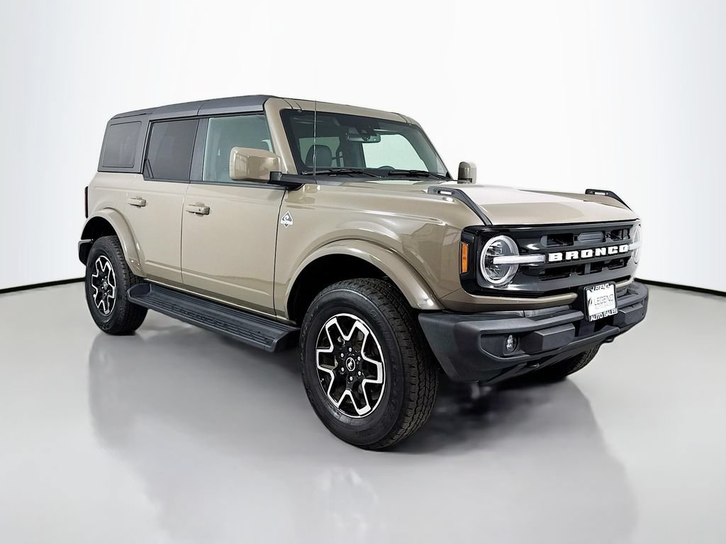 Used 2025 Ford Bronco Outer Banks AWD/4WD image 3