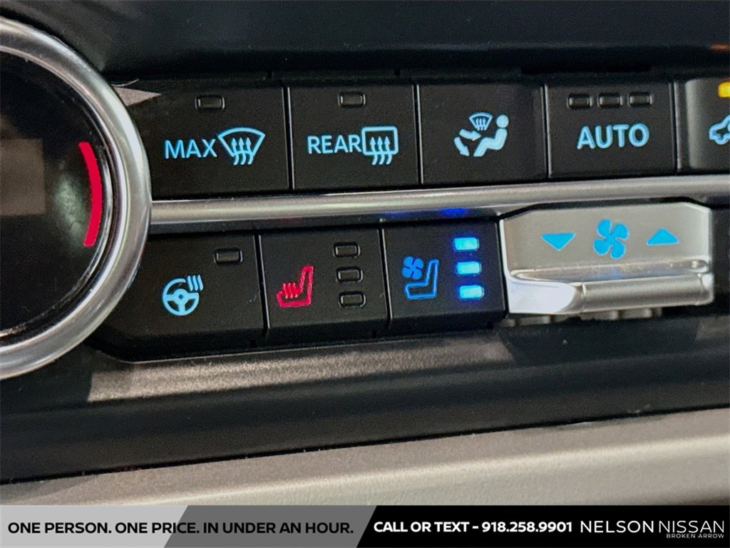 Used 2022 Ford Expedition Limited image 21