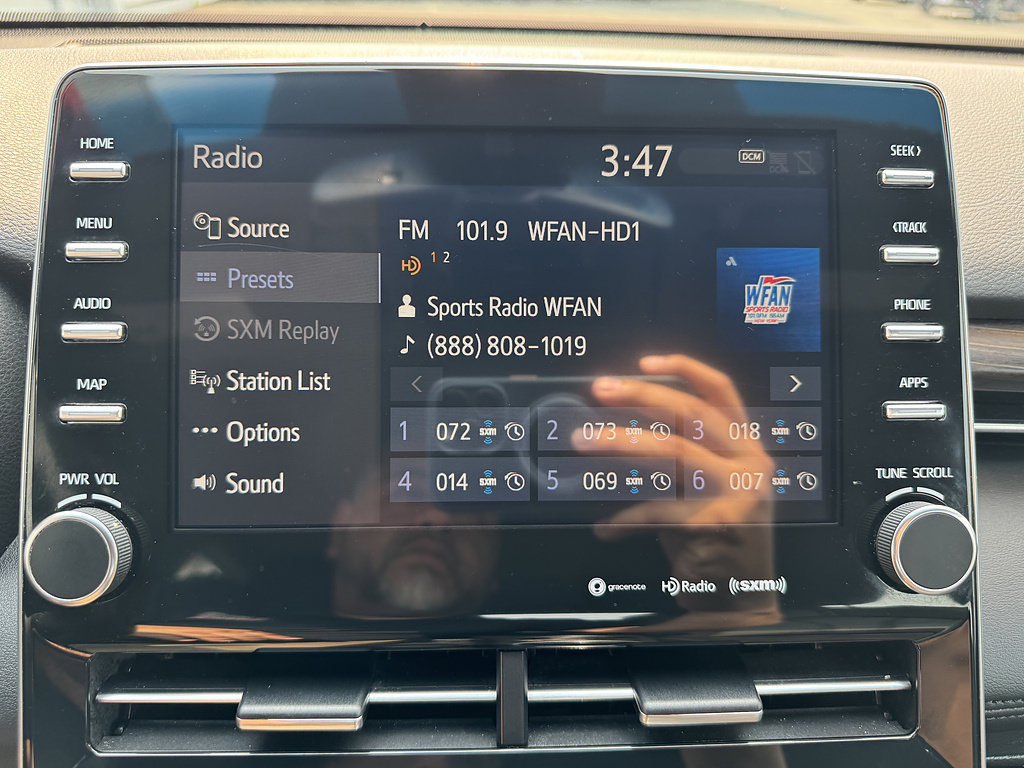 Used 2019 Toyota Avalon XLE w/ Moonroof Package FWD image 15