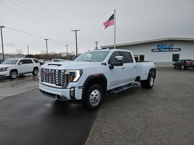 New 2026 GMC Sierra 3500 Denali w/ Denali Reserve Package image 2
