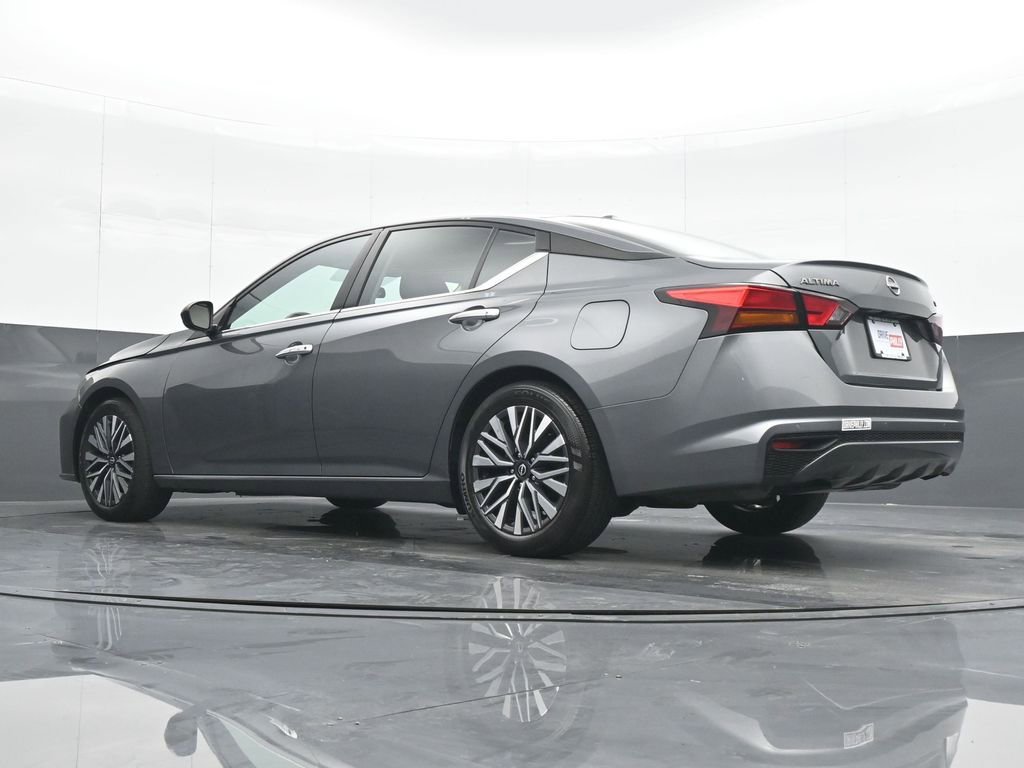 Used 2024 Nissan Altima 2.5 SV image 19