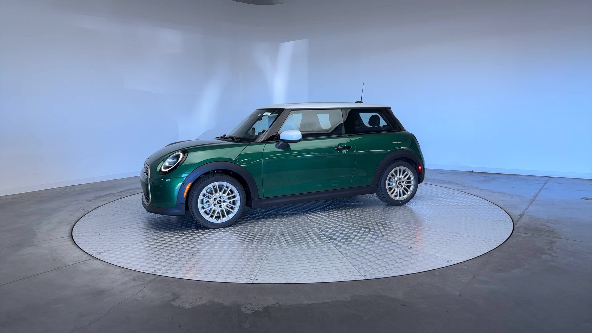Used 2026 MINI Cooper 2-Door Hardtop FWD image 7