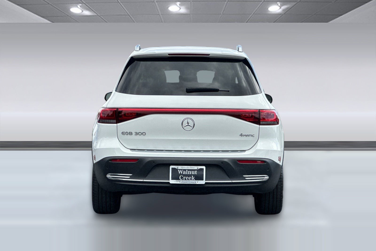 Used 2023 Mercedes-Benz EQB 300 4MATIC image 9