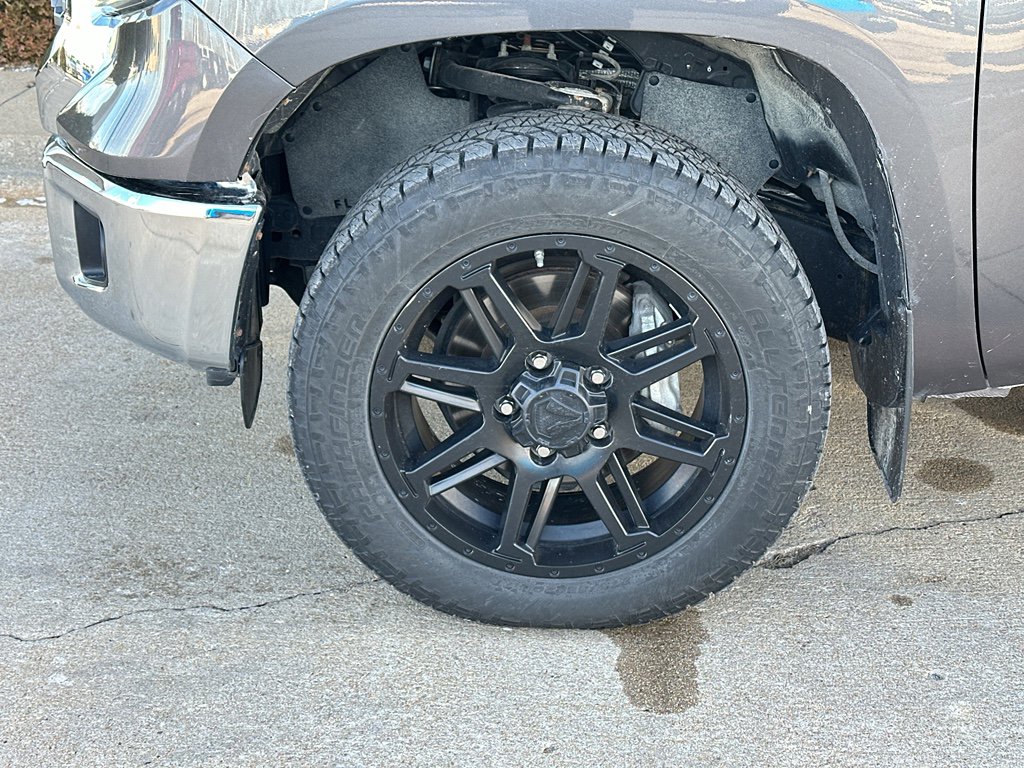 Used 2020 Toyota Tundra SR5 image 3
