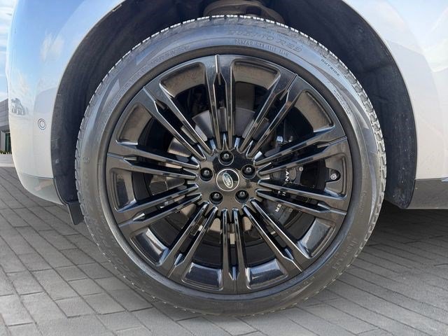 Certified 2024 Land Rover Range Rover Long Wheelbase SE AWD/4WD image 9