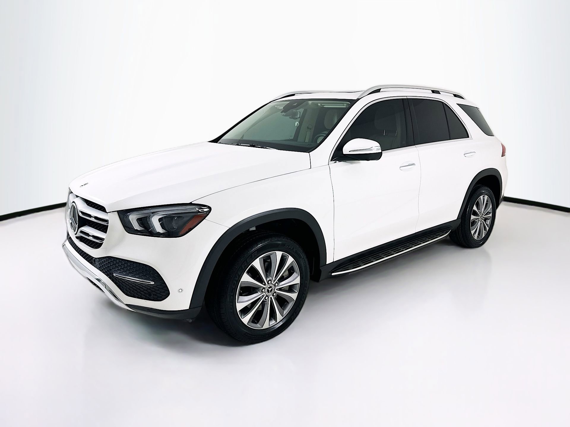 Certified 2022 Mercedes-Benz GLE 350 w/ Premium Package image 3
