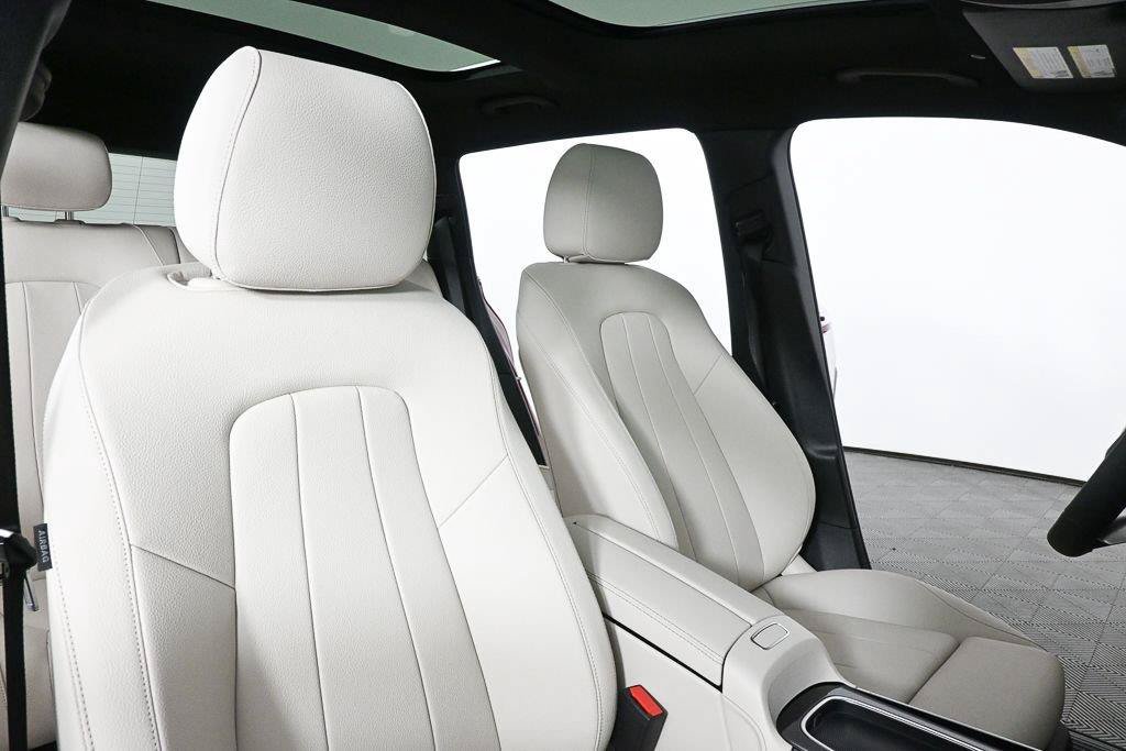 New 2026 Mercedes-Benz GLB 250 image 22