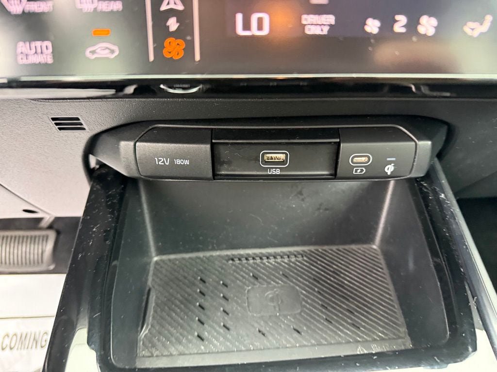 Used 2024 Kia Niro EX w/ EX Cold Weather Package FWD image 27