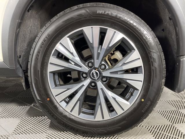 Used 2023 Nissan Rogue SV w/ SV Premium B Package image 14