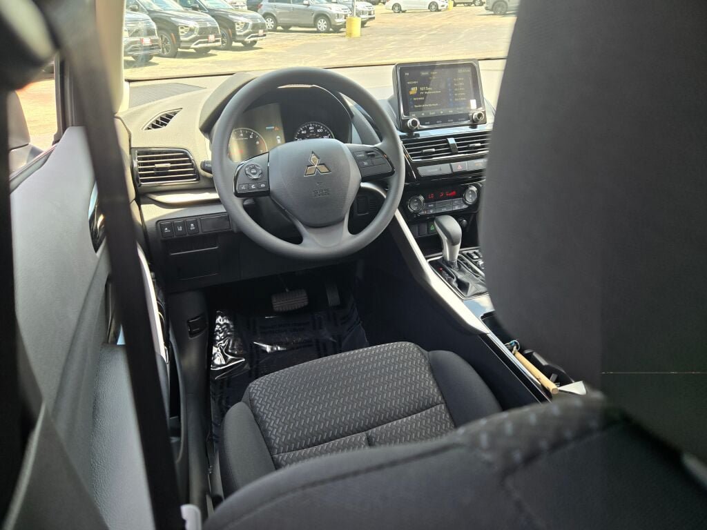 New 2026 Mitsubishi Eclipse Cross LE AWD/4WD image 14