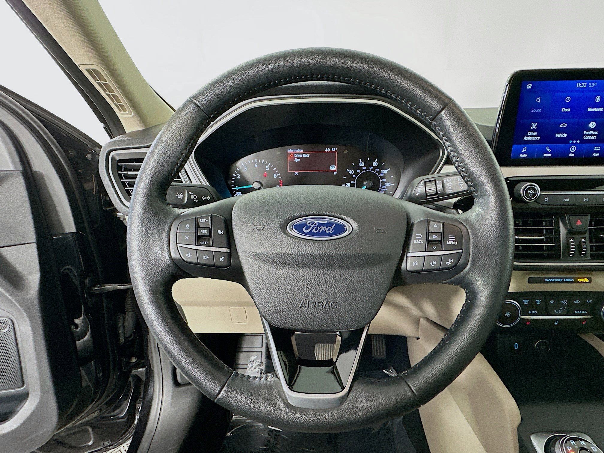 Used 2020 Ford Escape SEL image 11