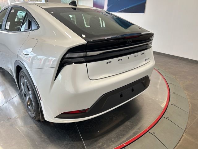 New 2026 Toyota Prius Plug-In Hybrid FWD image 5