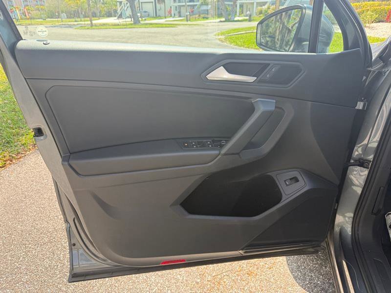 Used 2019 Volkswagen Tiguan SEL image 11