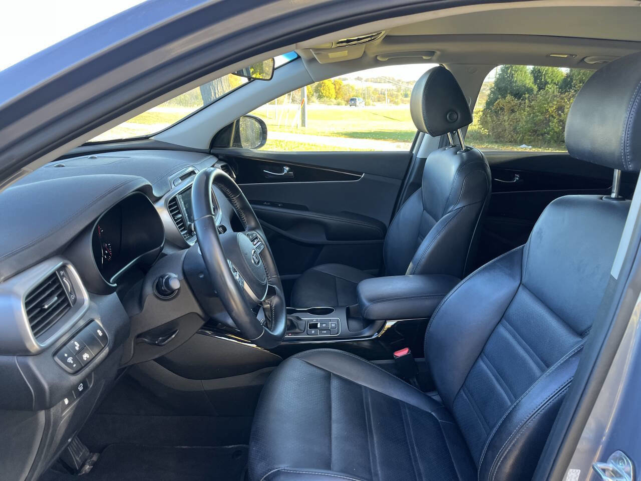 Used 2019 Kia Sorento EX image 18