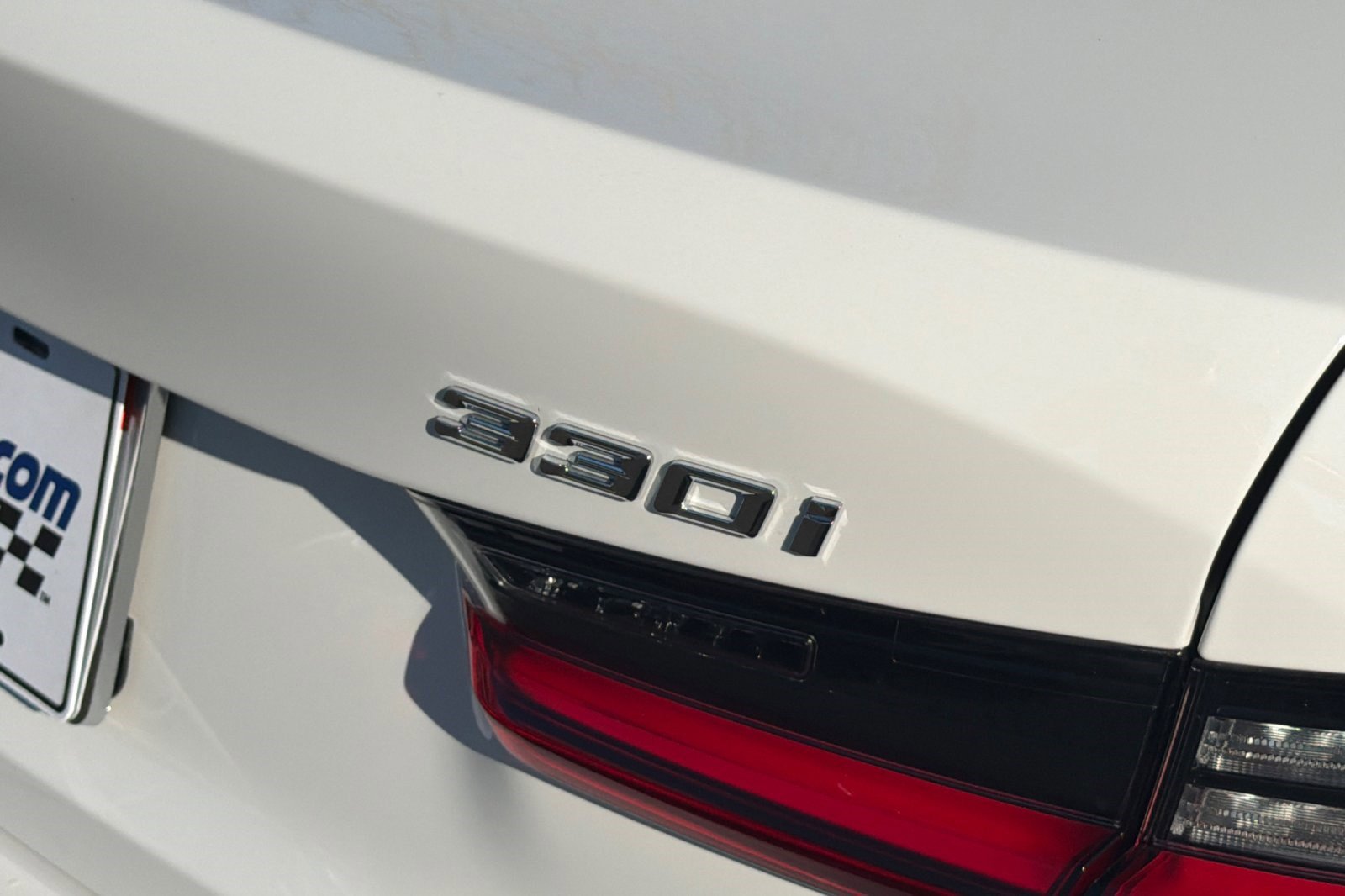 Used 2025 BMW 330i Sedan w/ Premium Package image 39