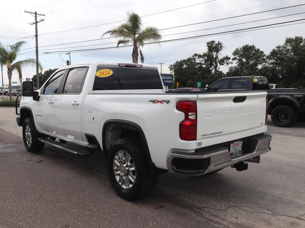 Used 2024 Chevrolet Silverado 2500 LT AWD/4WD image 10