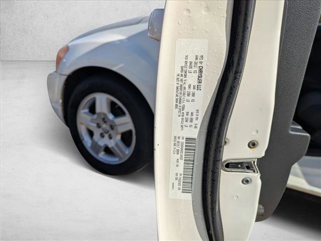 Used 2009 Dodge Caliber SXT image 19