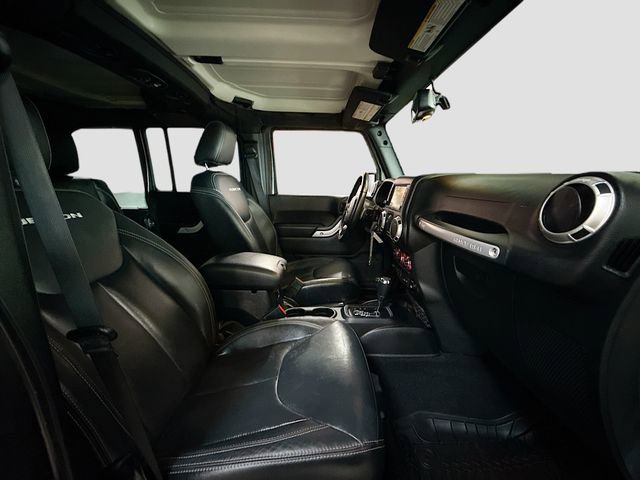 Used 2017 Jeep Wrangler Unlimited Rubicon w/ Connectivity Group image 26