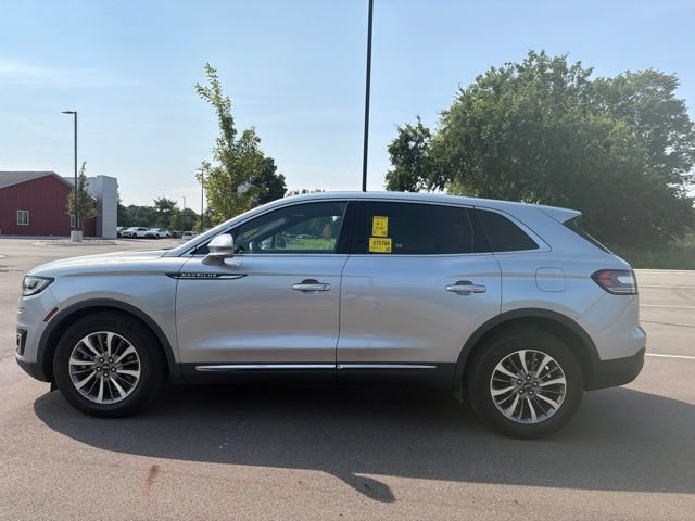 Used 2020 Lincoln Nautilus Reserve AWD/4WD image 2