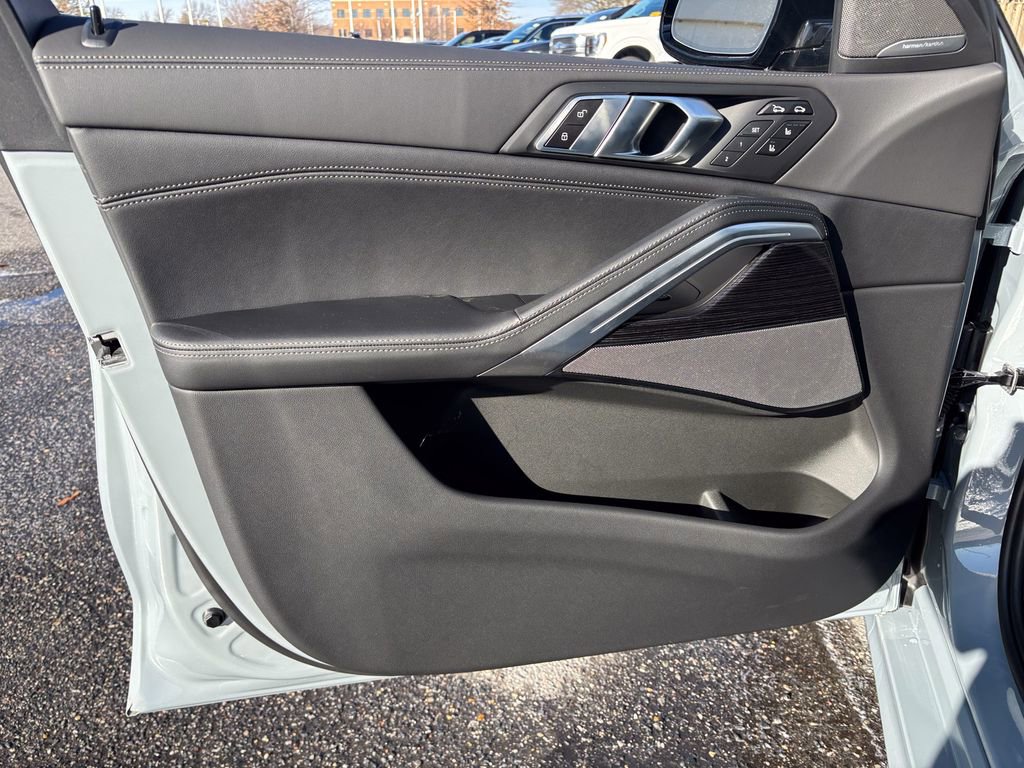 New 2026 BMW X6 xDrive40i image 10