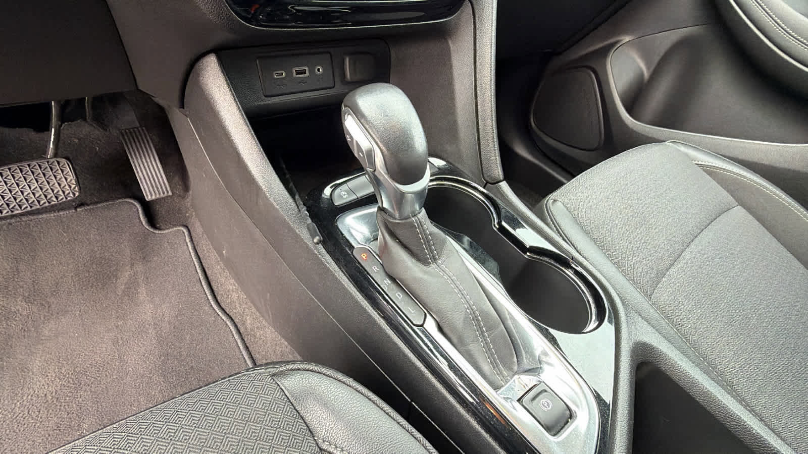 Used 2020 Buick Encore GX Preferred image 13