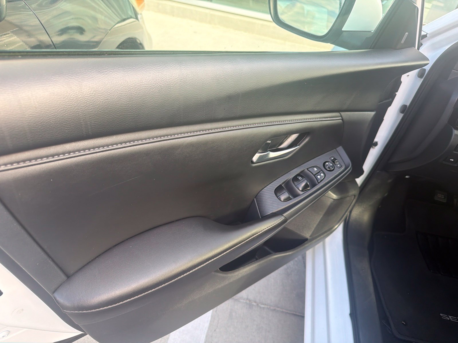 Used 2024 Nissan Sentra SV FWD image 11