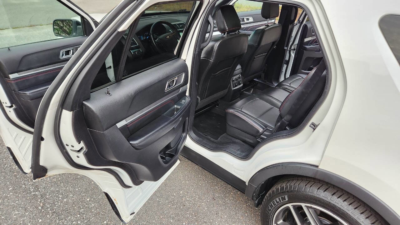 Used 2018 Ford Explorer Sport w/ Equipment Group 401A image 31