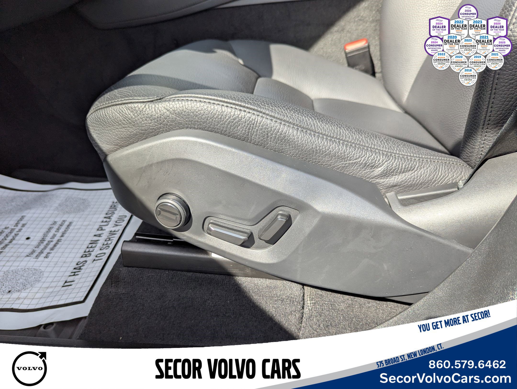 Certified 2024 Volvo XC90 T8 Plus w/ Protection Package Premier image 10