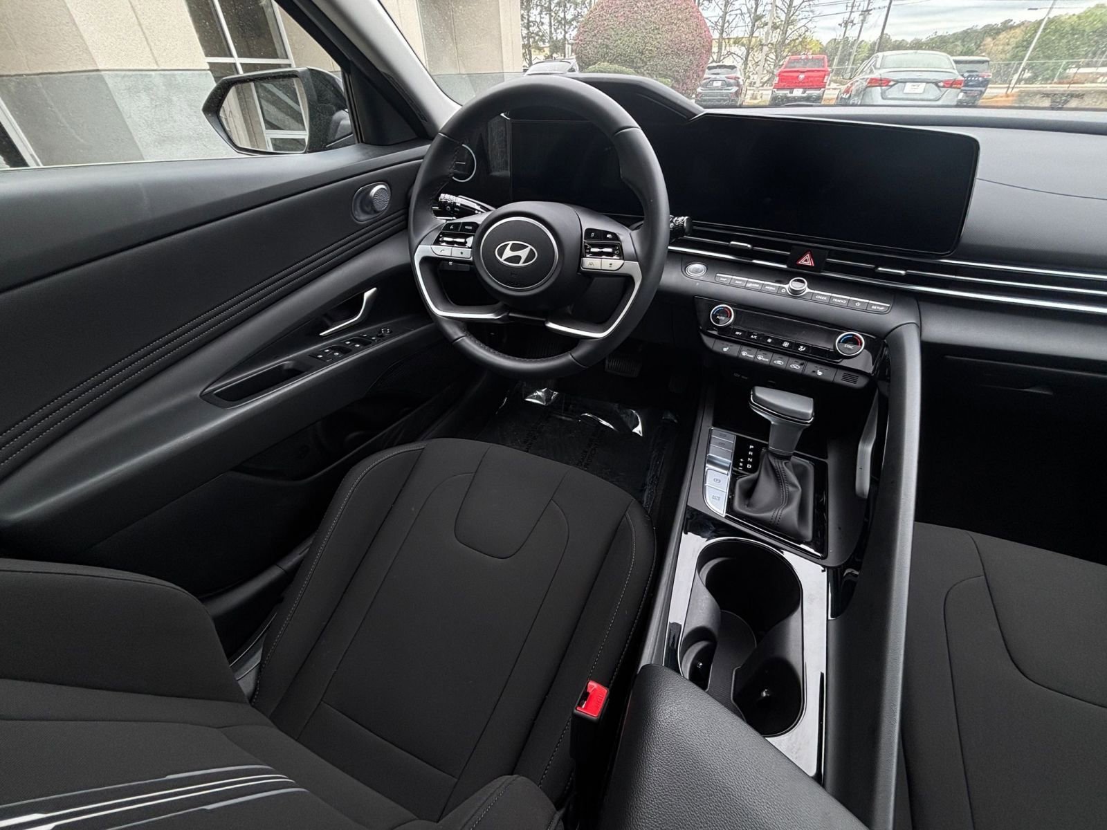 Used 2025 Hyundai Elantra SEL image 41