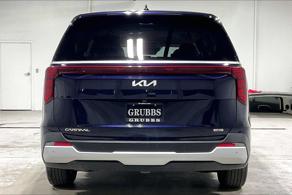 Used 2026 Kia Carnival LXS FWD image 5
