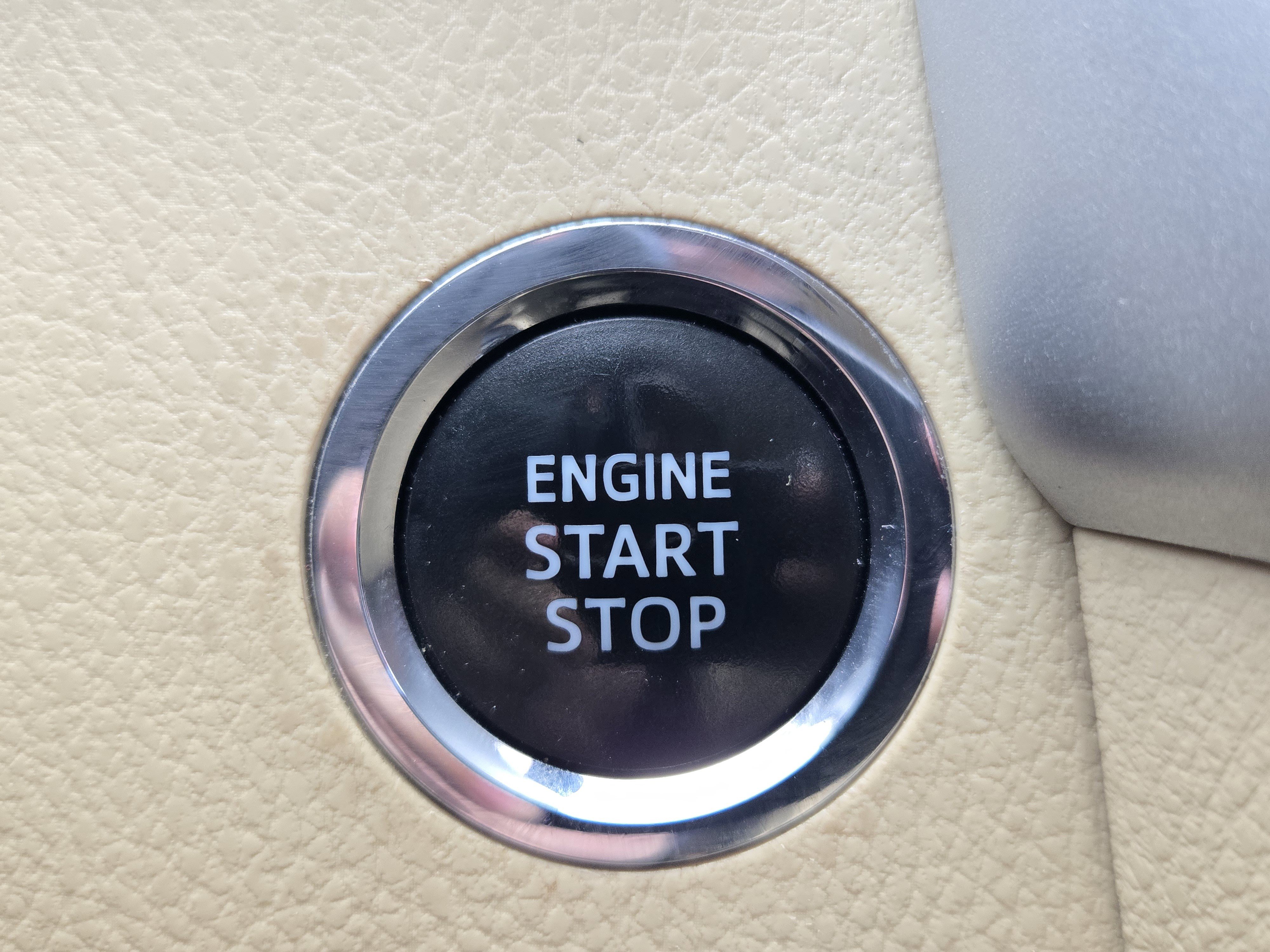 Used 2018 Toyota Highlander XLE image 16