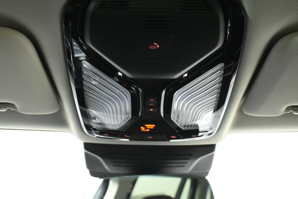 Used 2027 BMW X7 xDrive40i AWD/4WD image 21