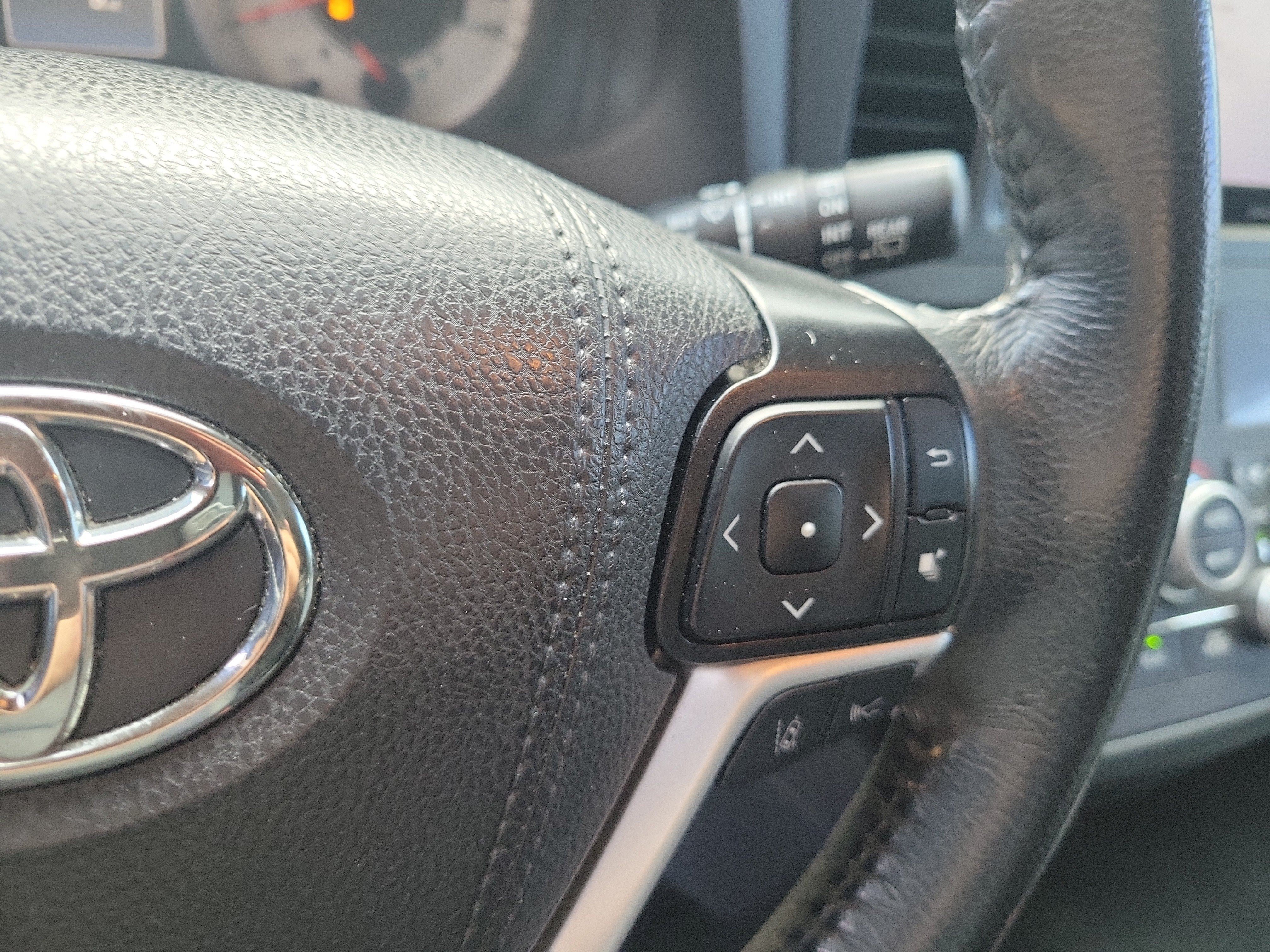 Used 2020 Toyota Sienna SE FWD image 29