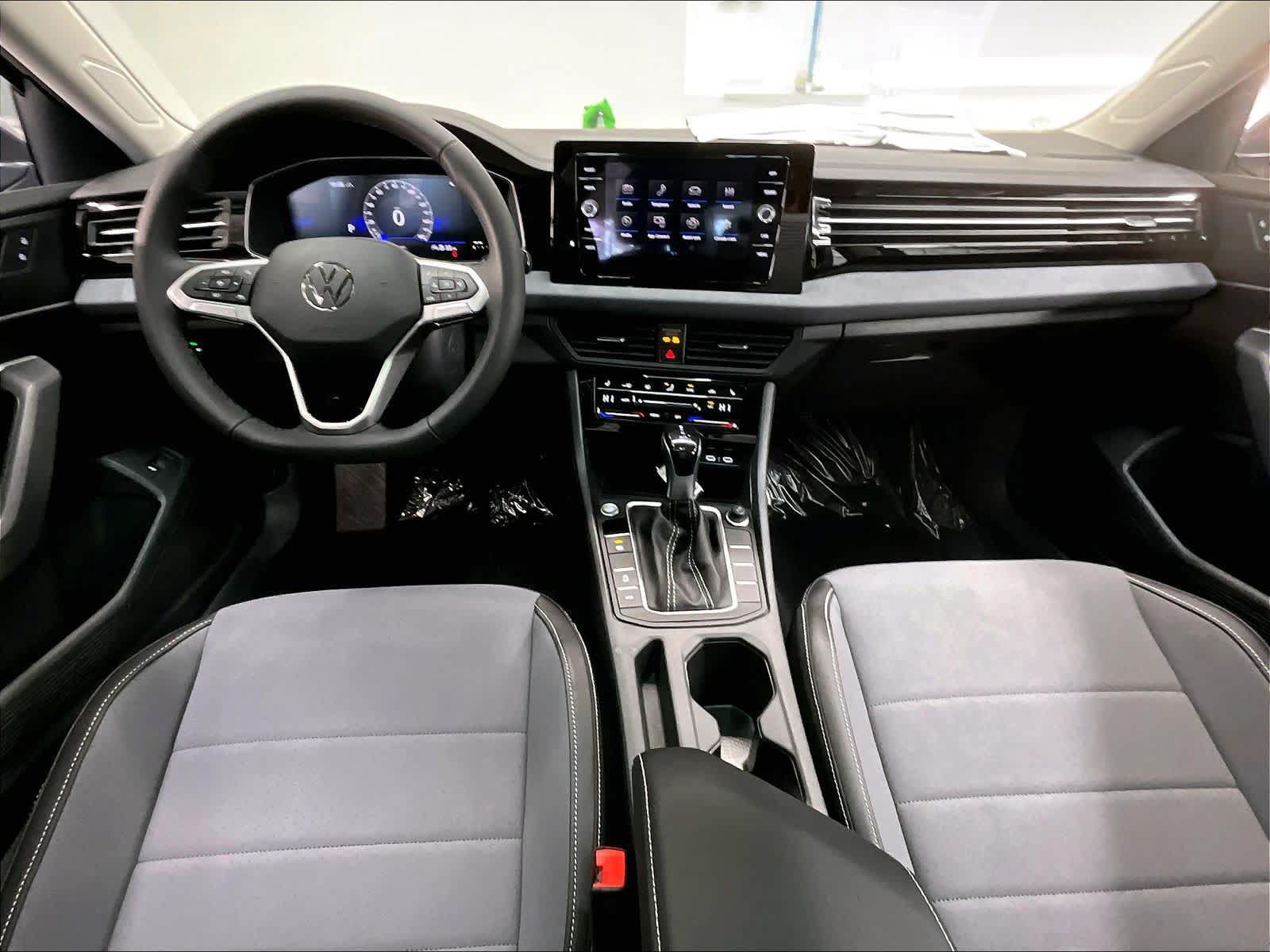 New 2026 Volkswagen Jetta SE FWD image 5