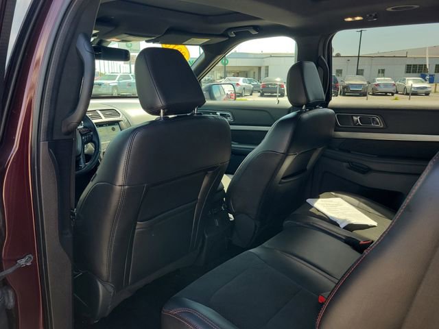 Used 2018 Ford Explorer XLT w/ Equipment Group 202A AWD/4WD image 13