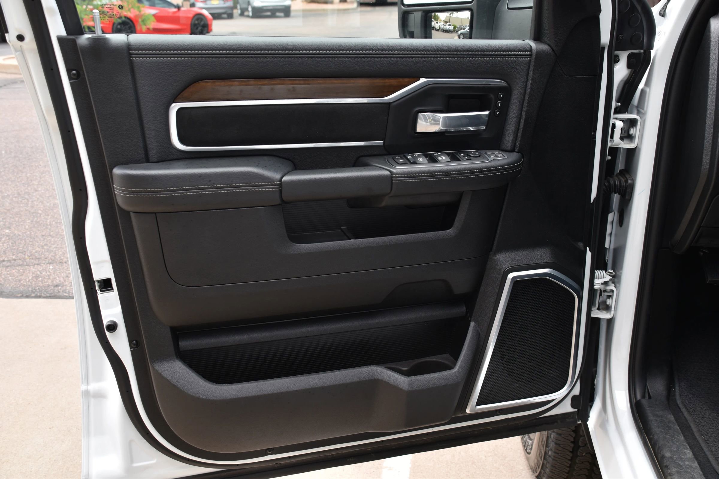 Used 2024 RAM 2500 Laramie image 12