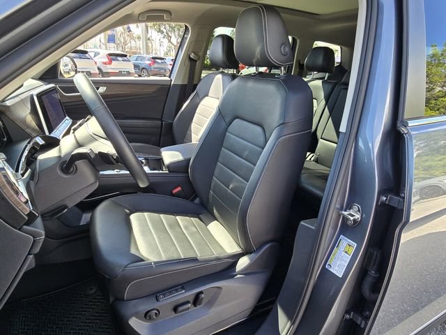 Certified 2025 Volkswagen Atlas SEL image 14