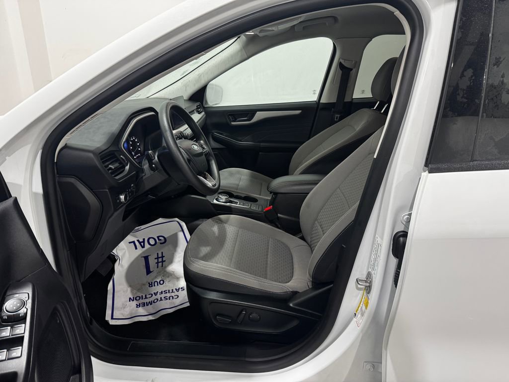 Used 2022 Ford Escape SE FWD image 14