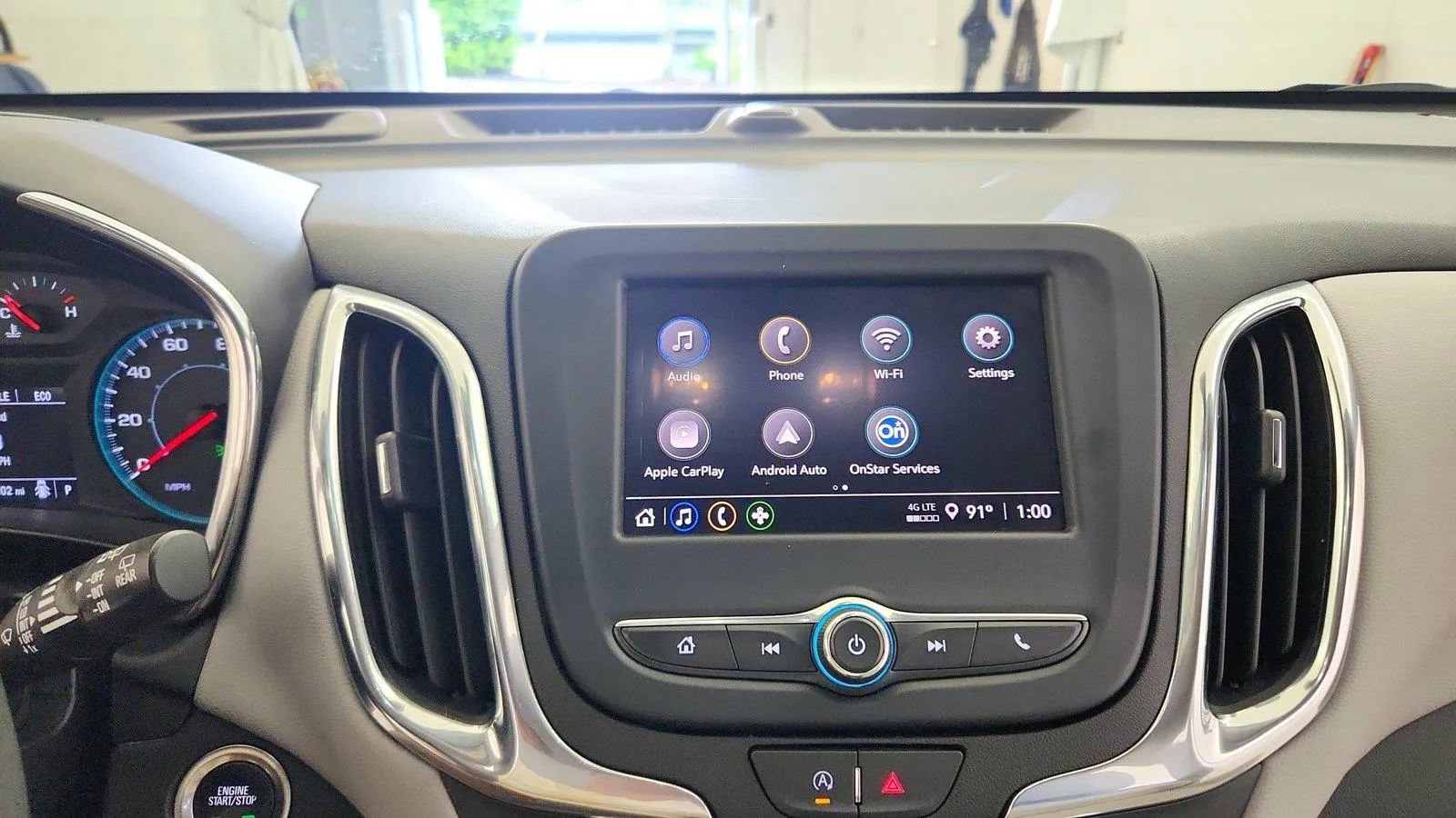 Used 2024 Chevrolet Equinox LS w/ Driver Confidence II Package FWD image 16